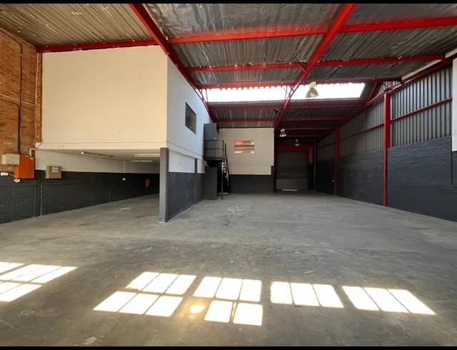 431M² WAREHOUSE TO LET IN STRIJDOMPARK